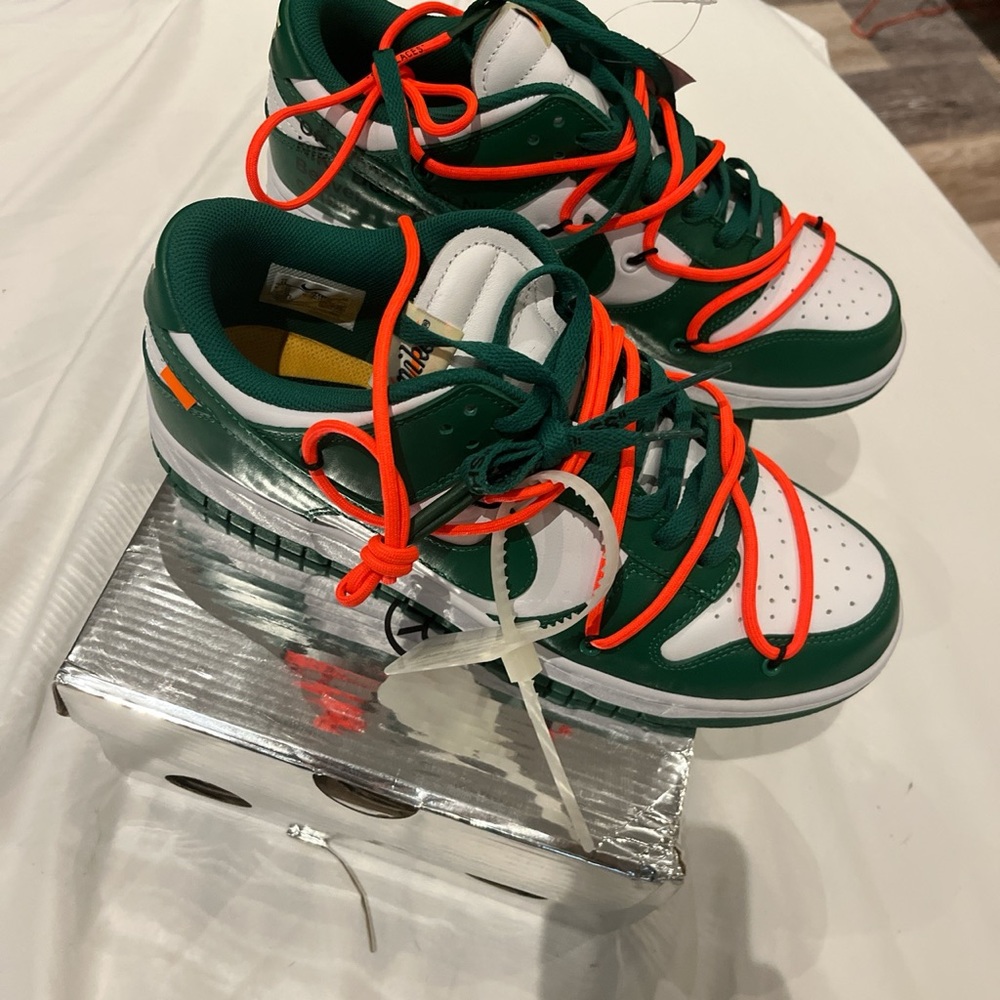 Offwhite Nike Green pine dunks